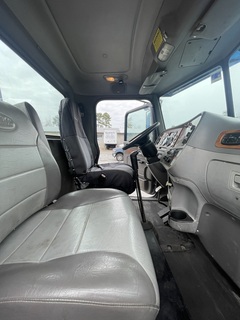 2008 PETERBILT 365 Crane - Image 25