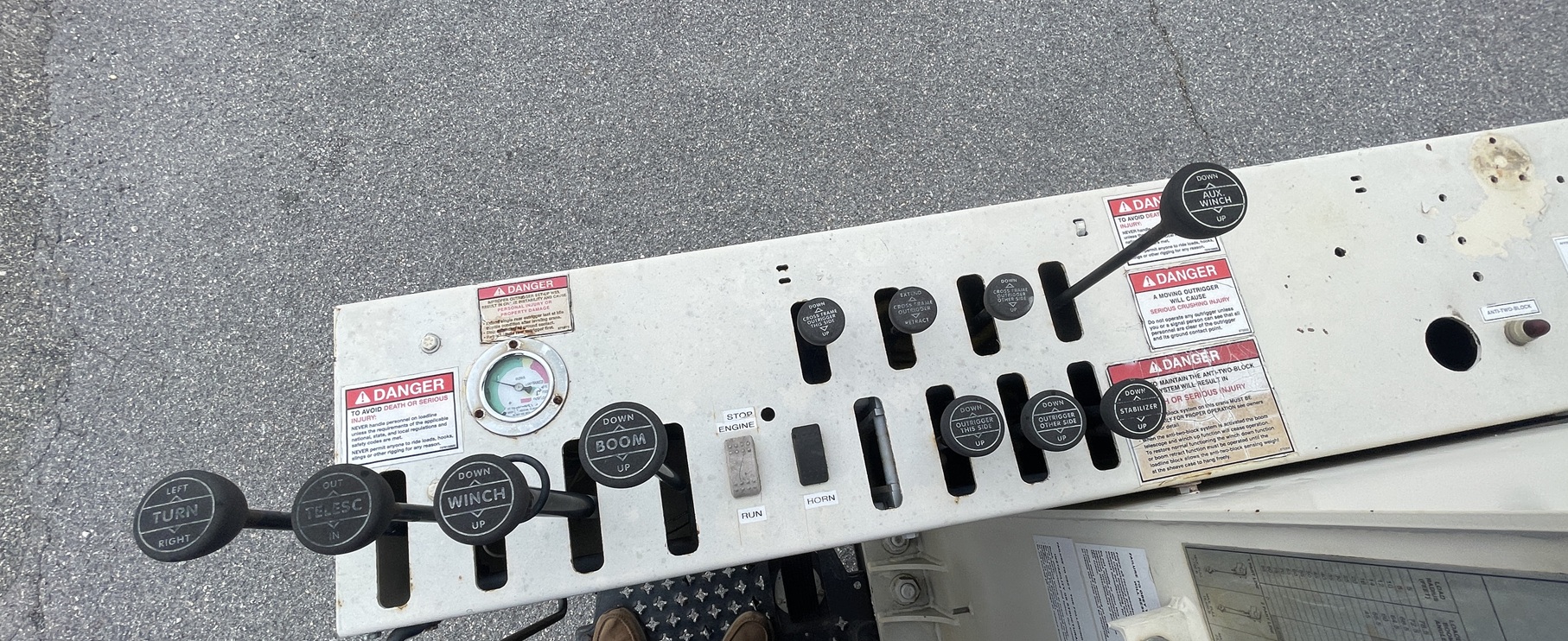 2008 PETERBILT 365 Crane - Image 33