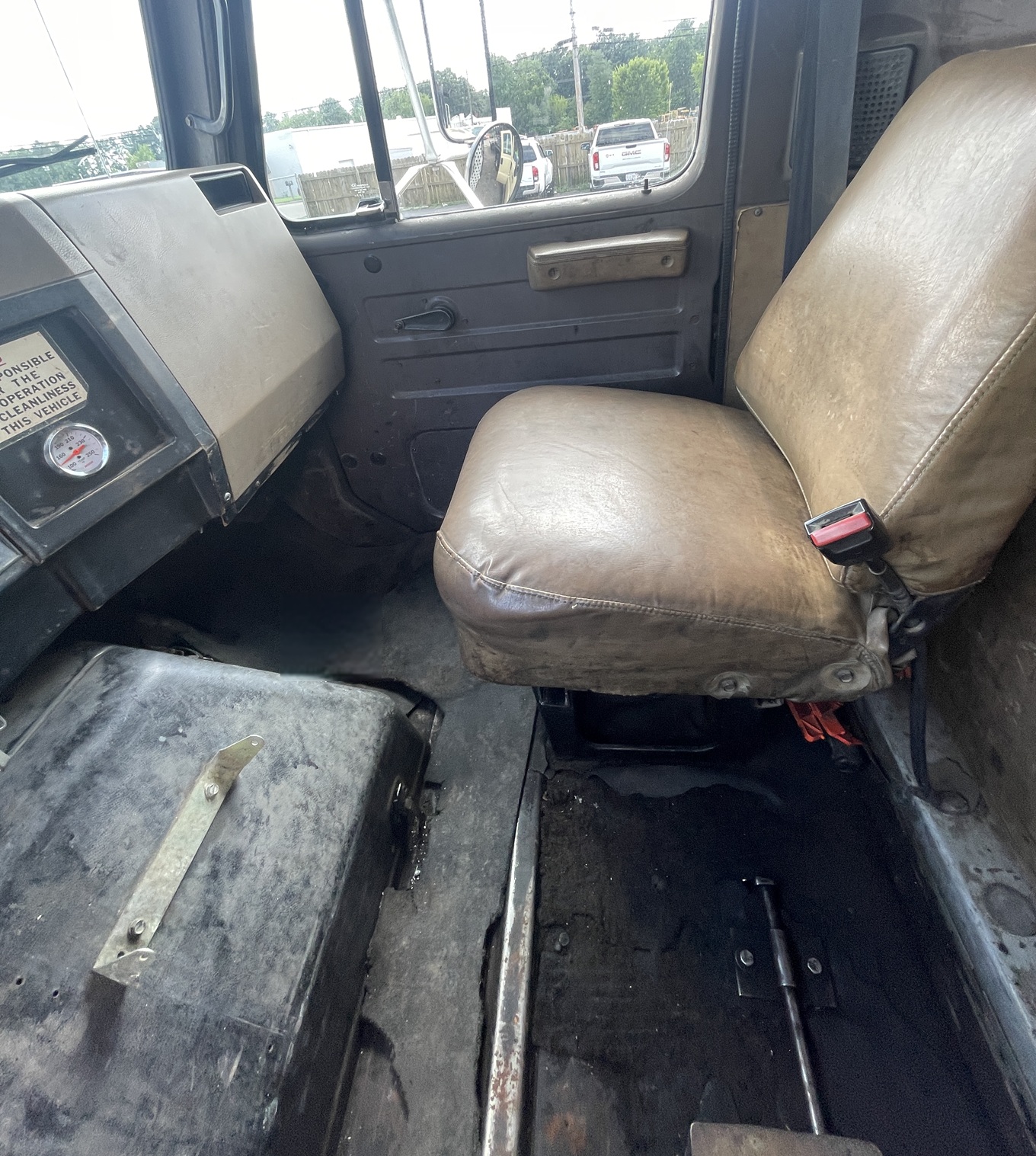 1991 INTERNATIONAL F4700 - Image 13