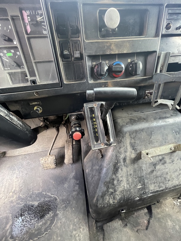 1991 INTERNATIONAL F4700 - Image 21