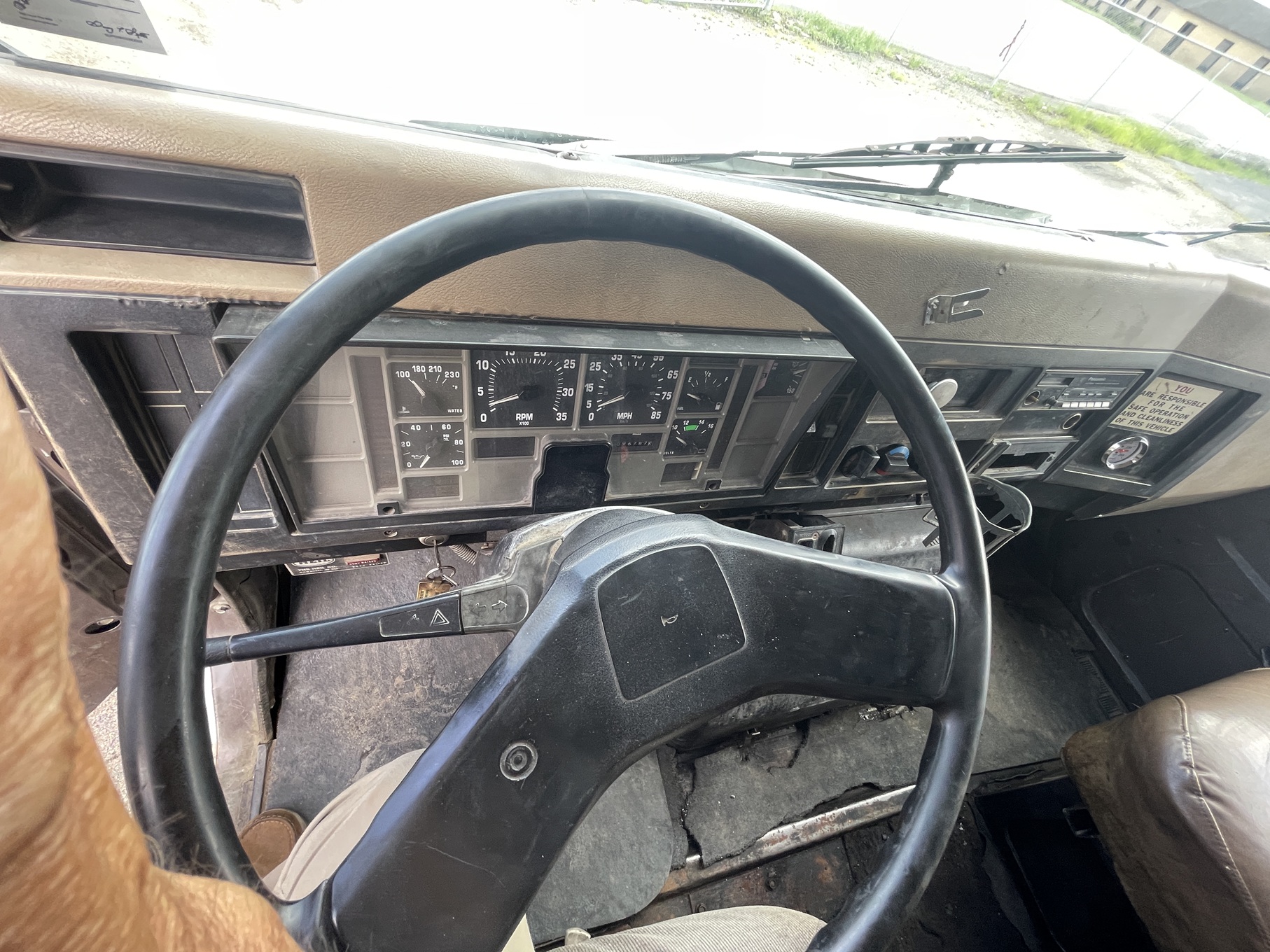 1991 INTERNATIONAL F4700 - Image 17