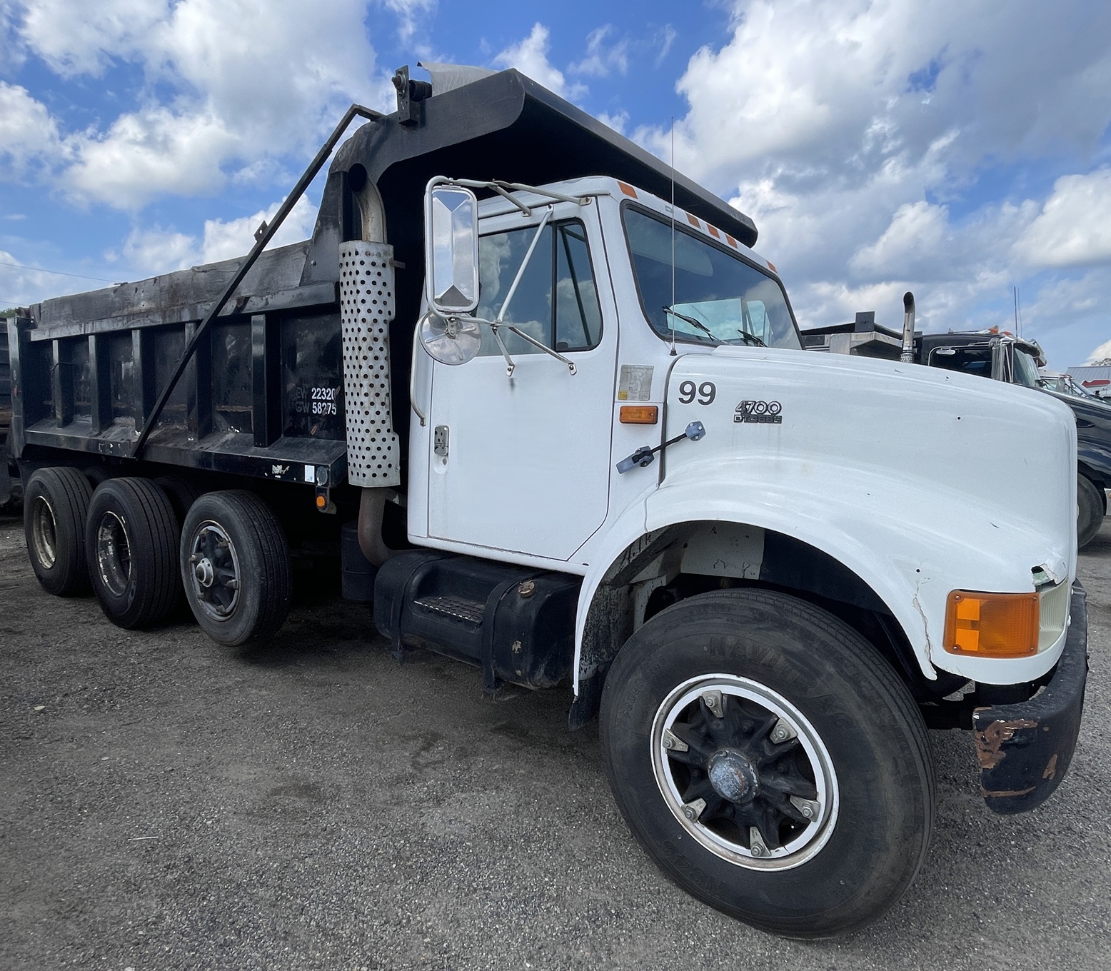 1991 INTERNATIONAL F4700 - Image 3