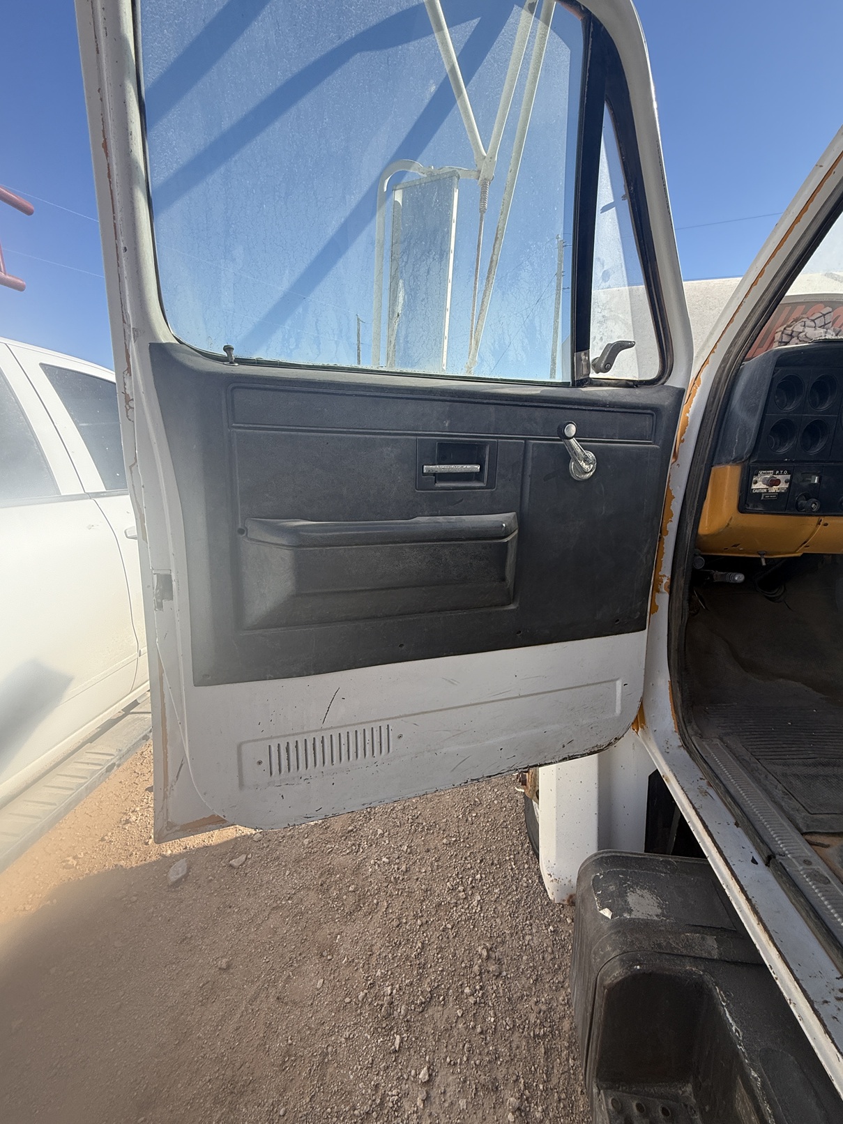 1984 GMC C60 - Image 17