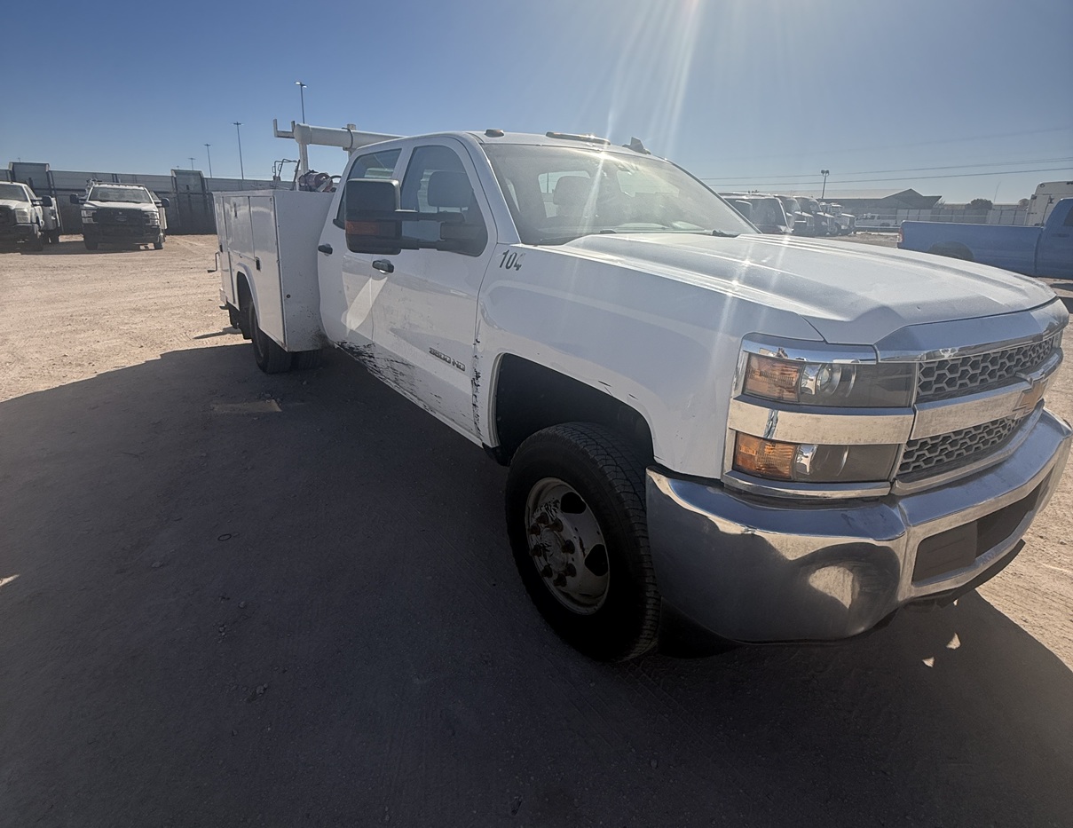 2019 CHEVROLET Silverado 3500HD - Image 3