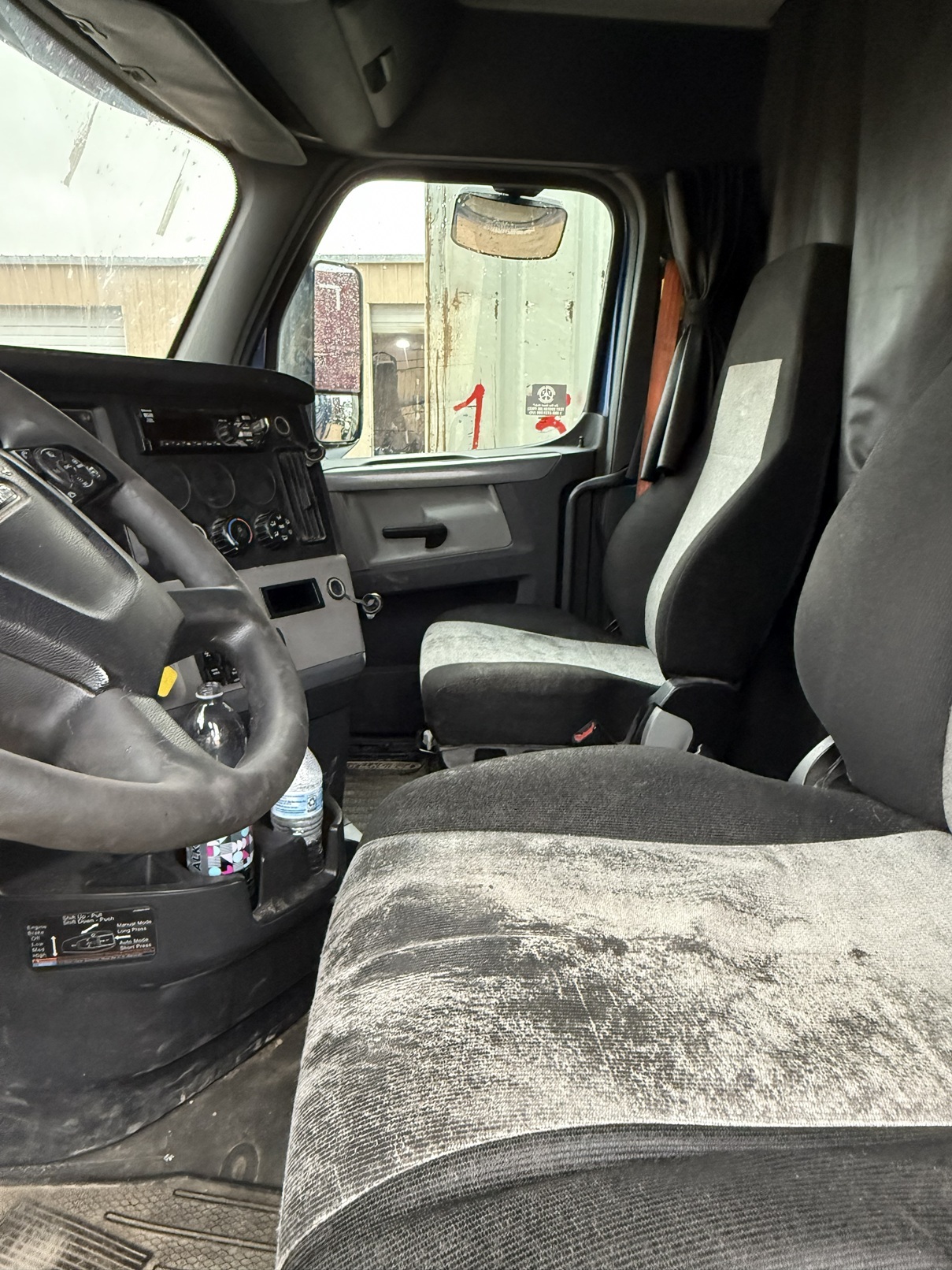 2019 FREIGHTLINER CASCADIA - view 6 of 9