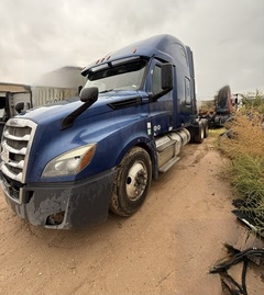 2019 FREIGHTLINER CASCADIA - Image 2