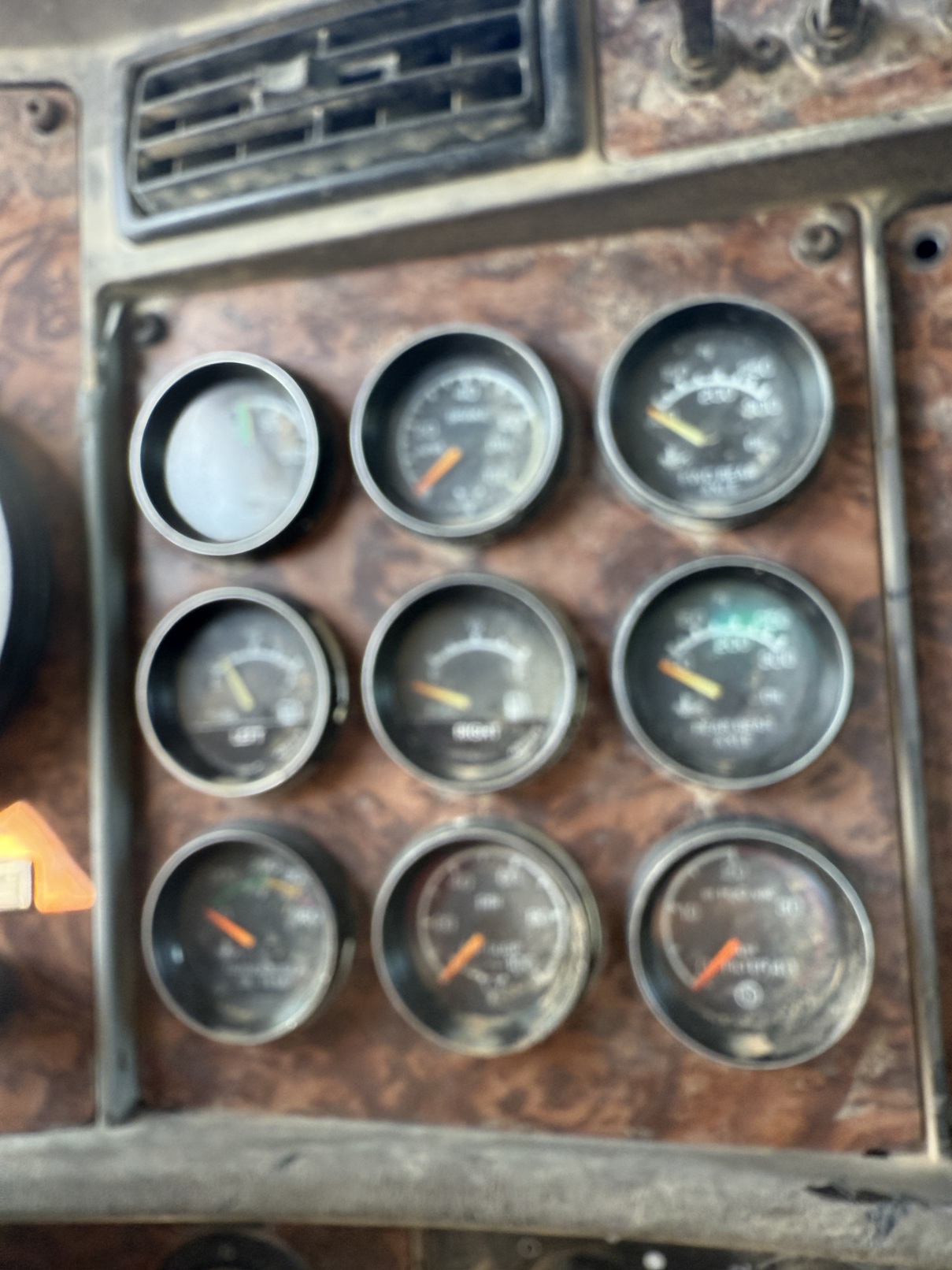 2002 KENWORTH T800 - Image 18