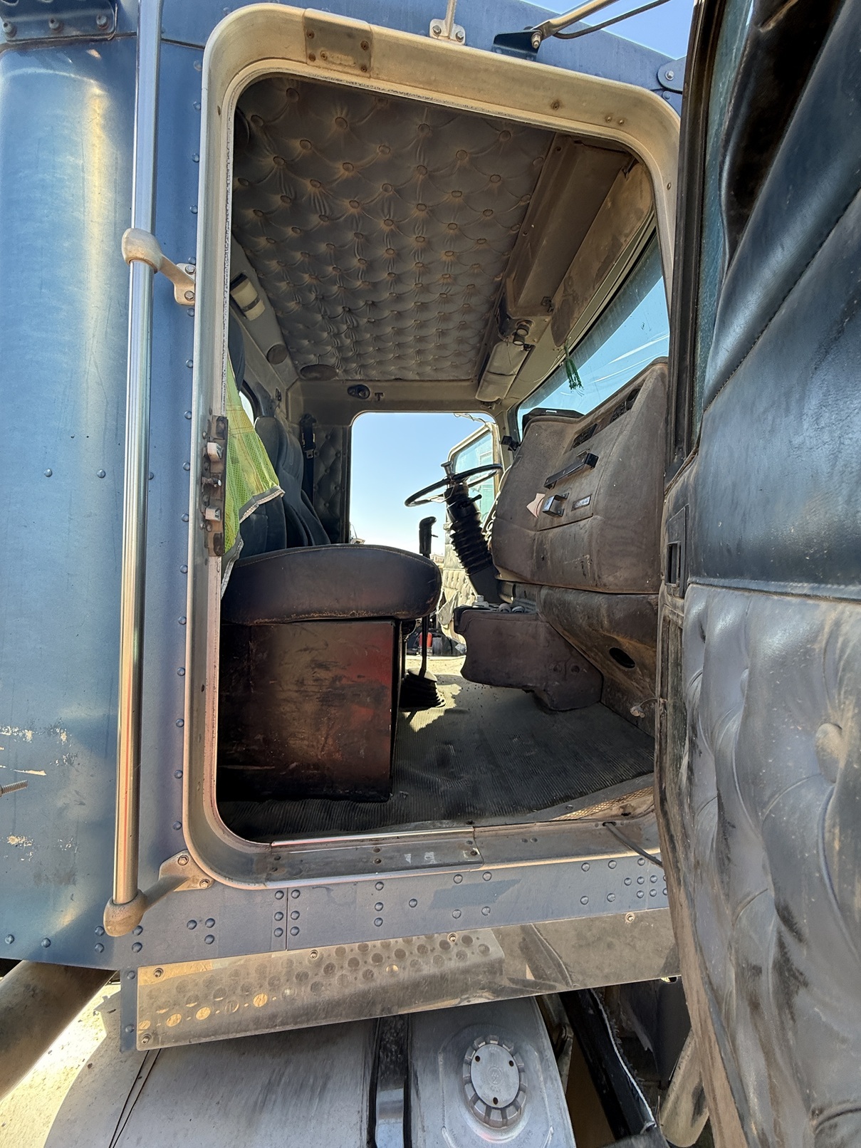 2002 KENWORTH T800 - Image 24