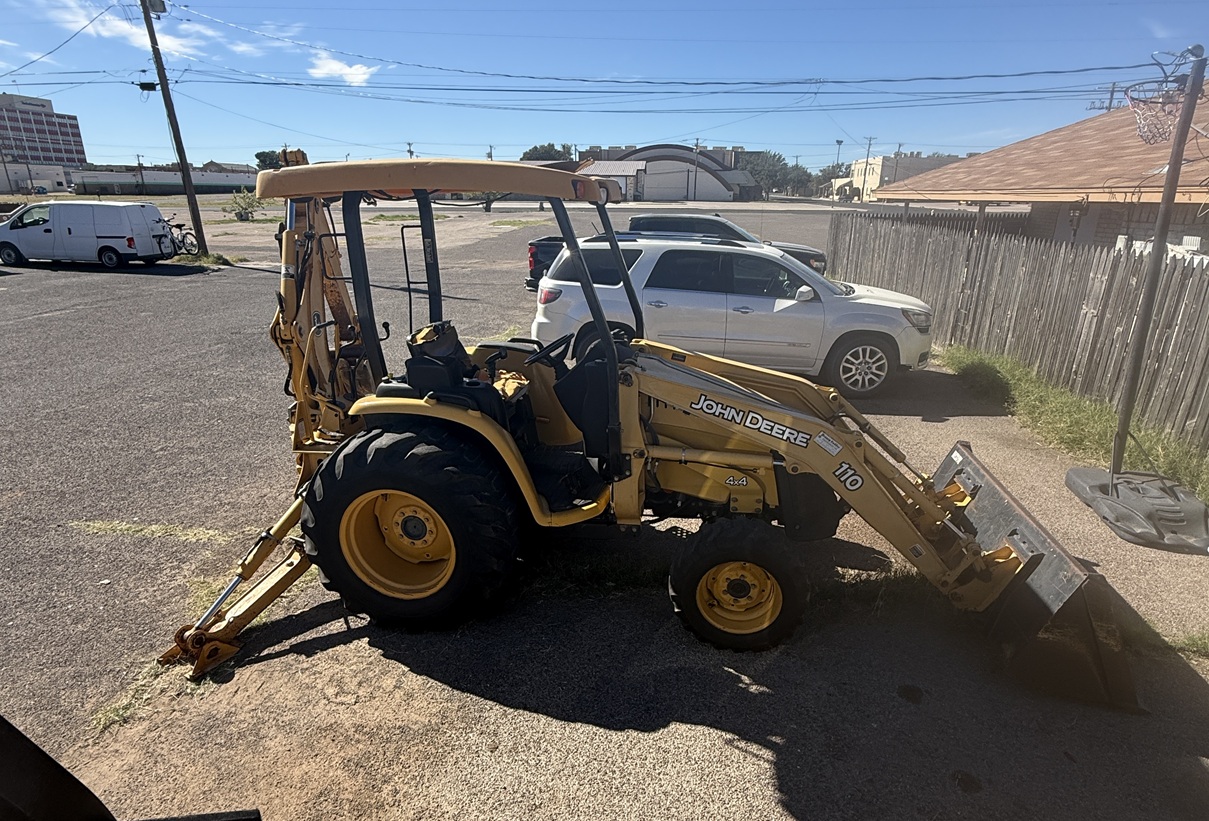 2012 JOHN DEERE 110 - Image 3