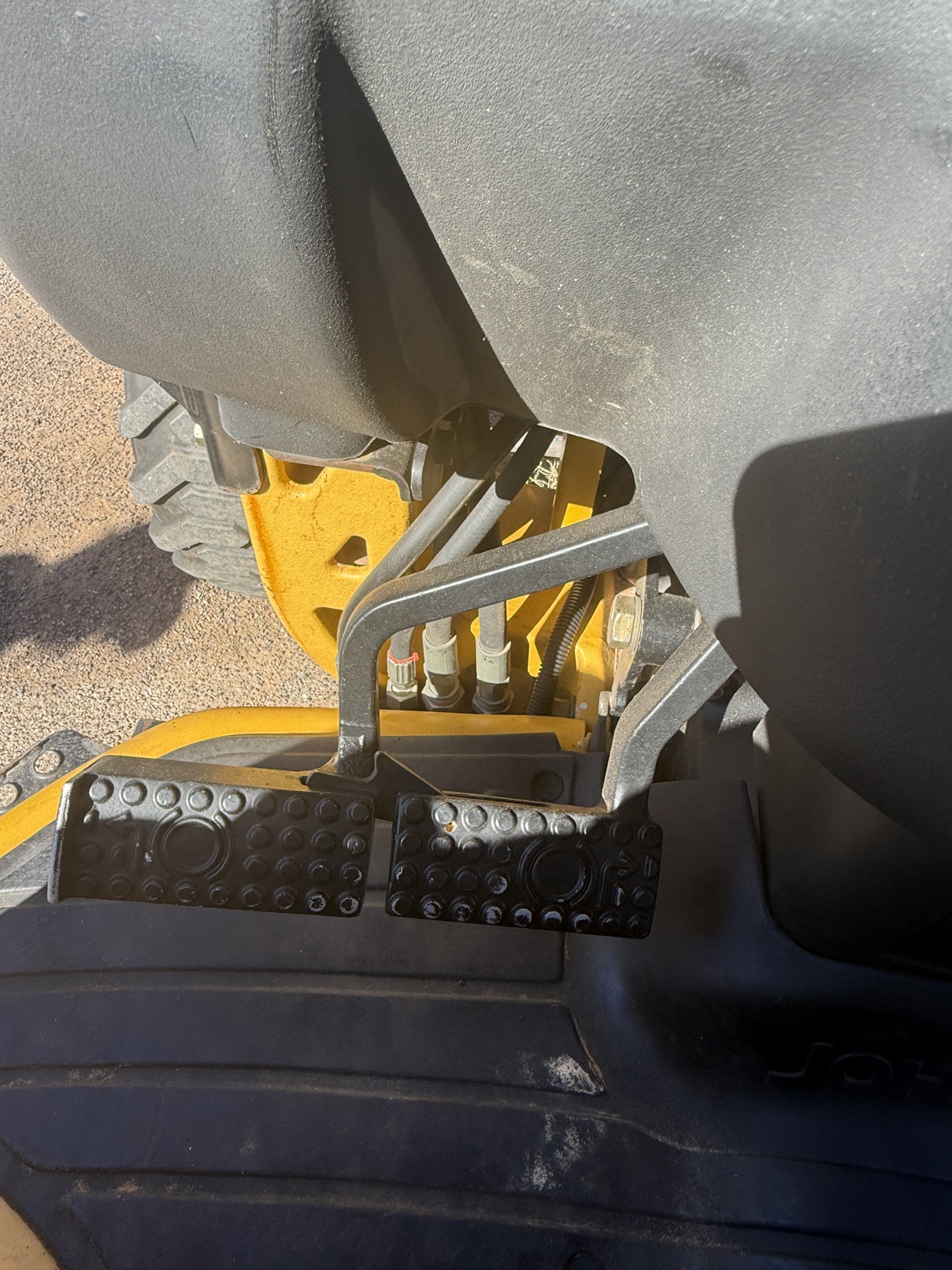 2012 JOHN DEERE 110 - Image 17