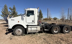 2008 KENWORTH T800 - Image 1