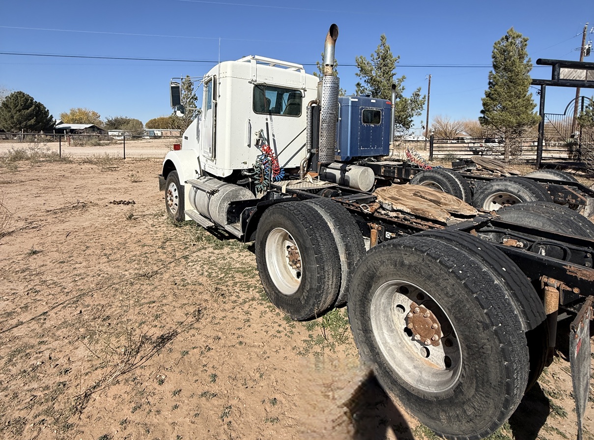2008 KENWORTH T800 - view 2 of 24