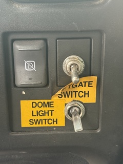 2006 GMC 6500 - Image 21