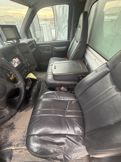 2006 GMC 6500 - Image 29