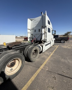 2005 VOLVO VNL 64T670 - Image 5