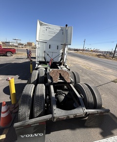 2005 VOLVO VNL 64T670 - Image 6