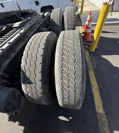 2005 VOLVO VNL 64T670 - Image 12