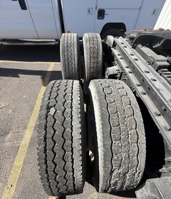 2005 VOLVO VNL 64T670 - Image 13