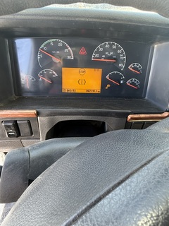 2005 VOLVO VNL 64T670 - Image 18