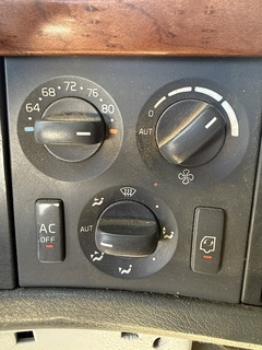 2005 VOLVO VNL 64T670 - Image 20