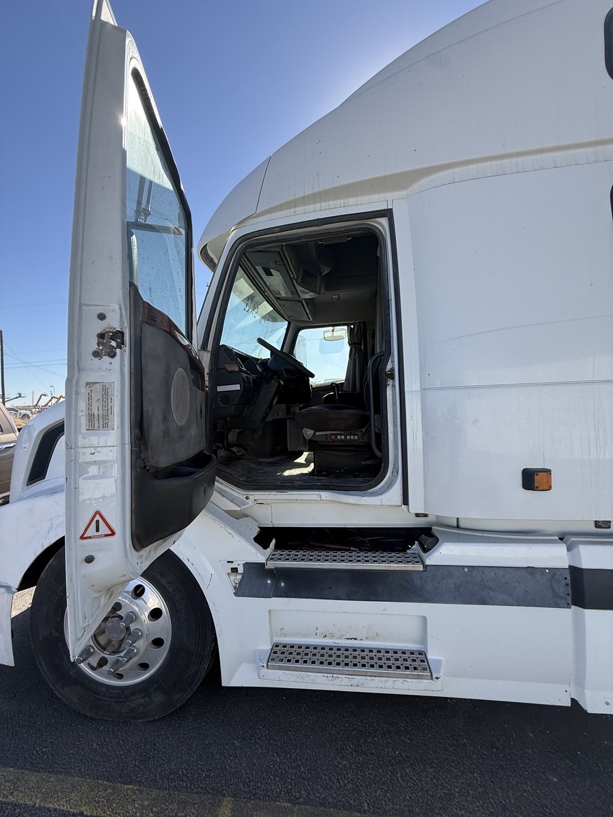 2005 VOLVO VNL 64T670 - view 17 of 27