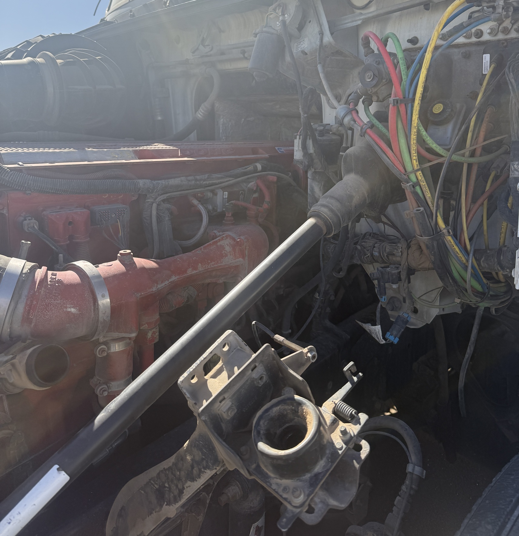 2005 VOLVO VNL 64T670 - Image 16