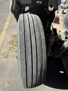 2005 VOLVO VNL 64T670 - Image 11