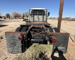 2004 CHEVROLET C8500 - Image 3