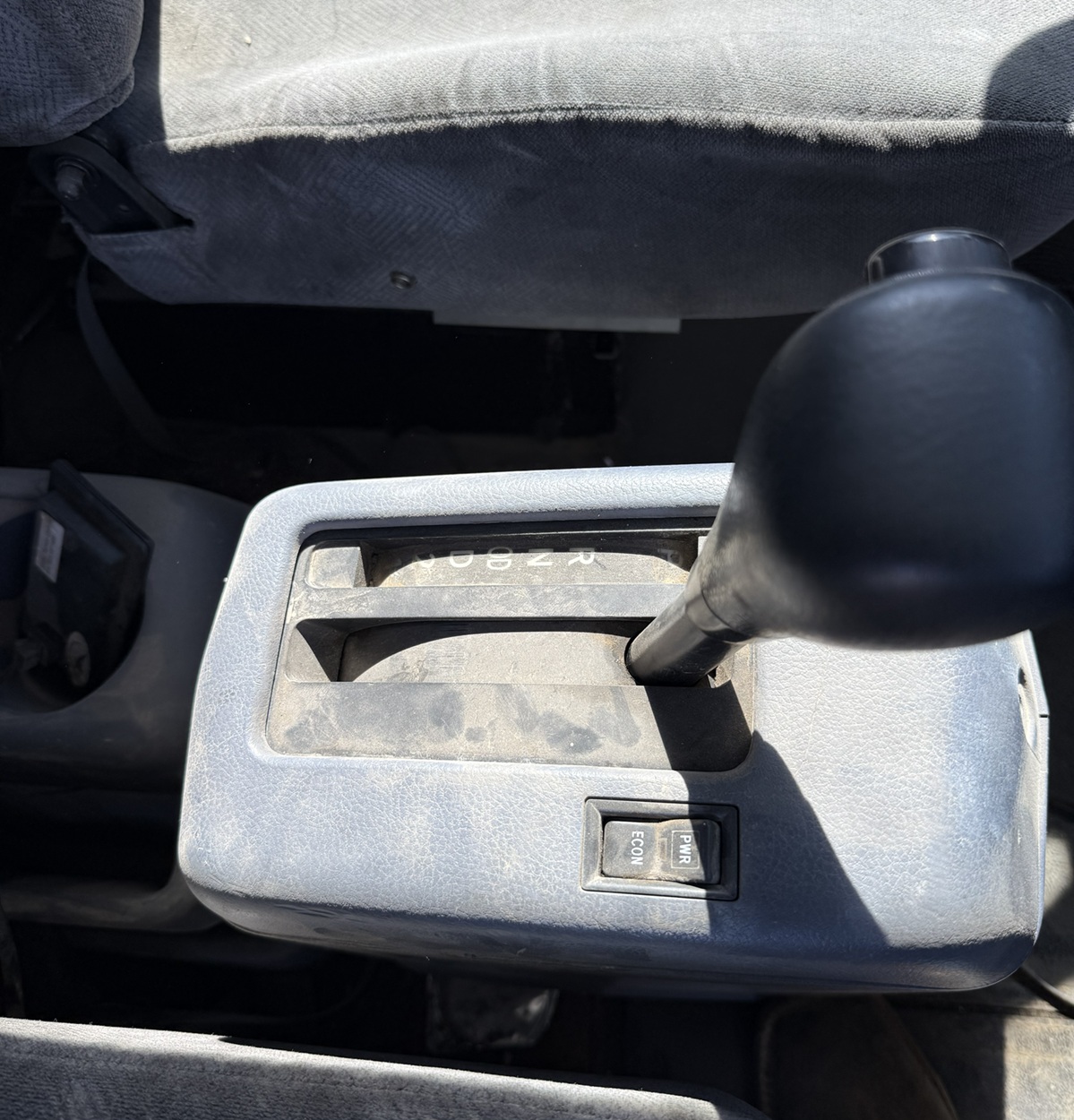 2005 HINO 268 - view 15 of 26