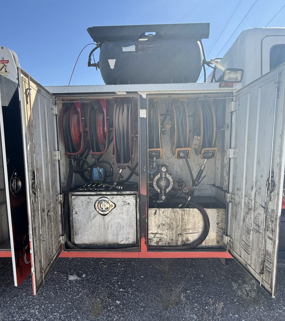 2005 HINO 268 - view 9 of 26