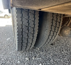 2005 HINO 268 - Image 23