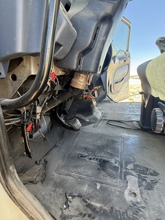 2005 HINO 268 - Image 25