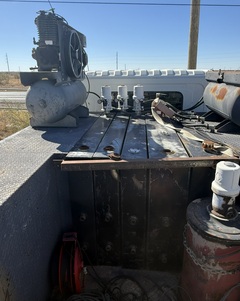 2005 HINO 268 - Image 26