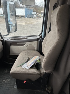 2017 VOLVO VNX84T630 - Image 12