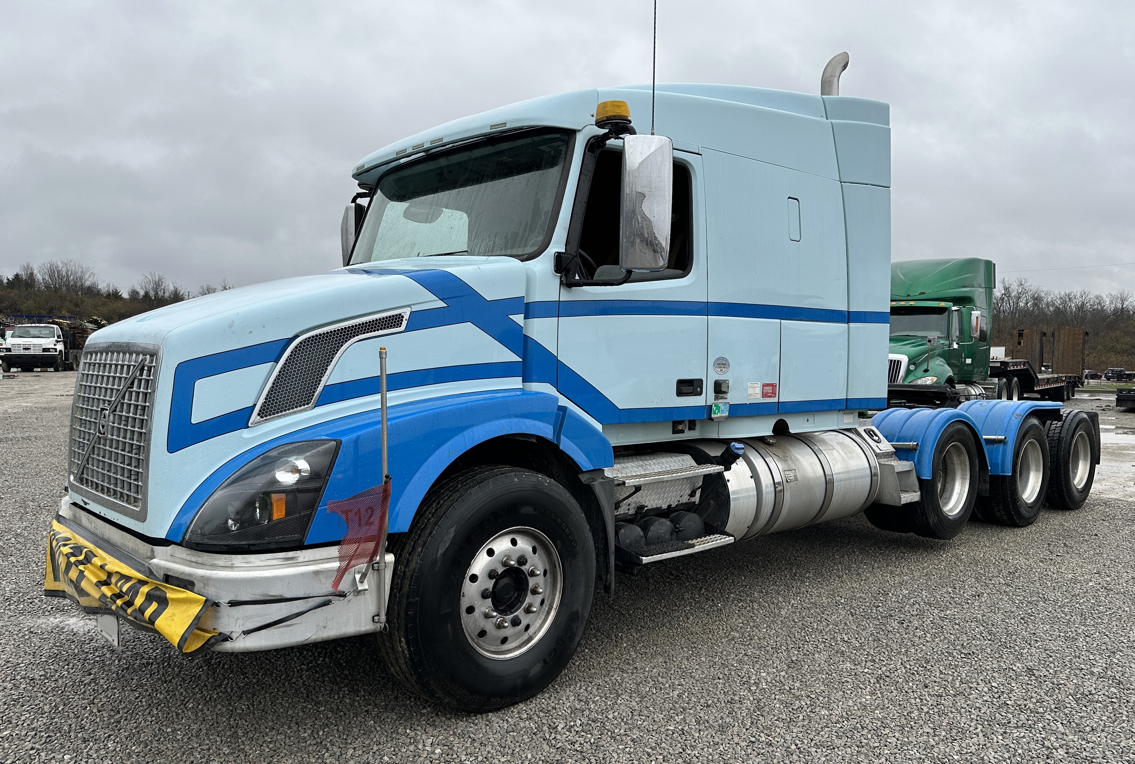 2017 VOLVO VNX84T630