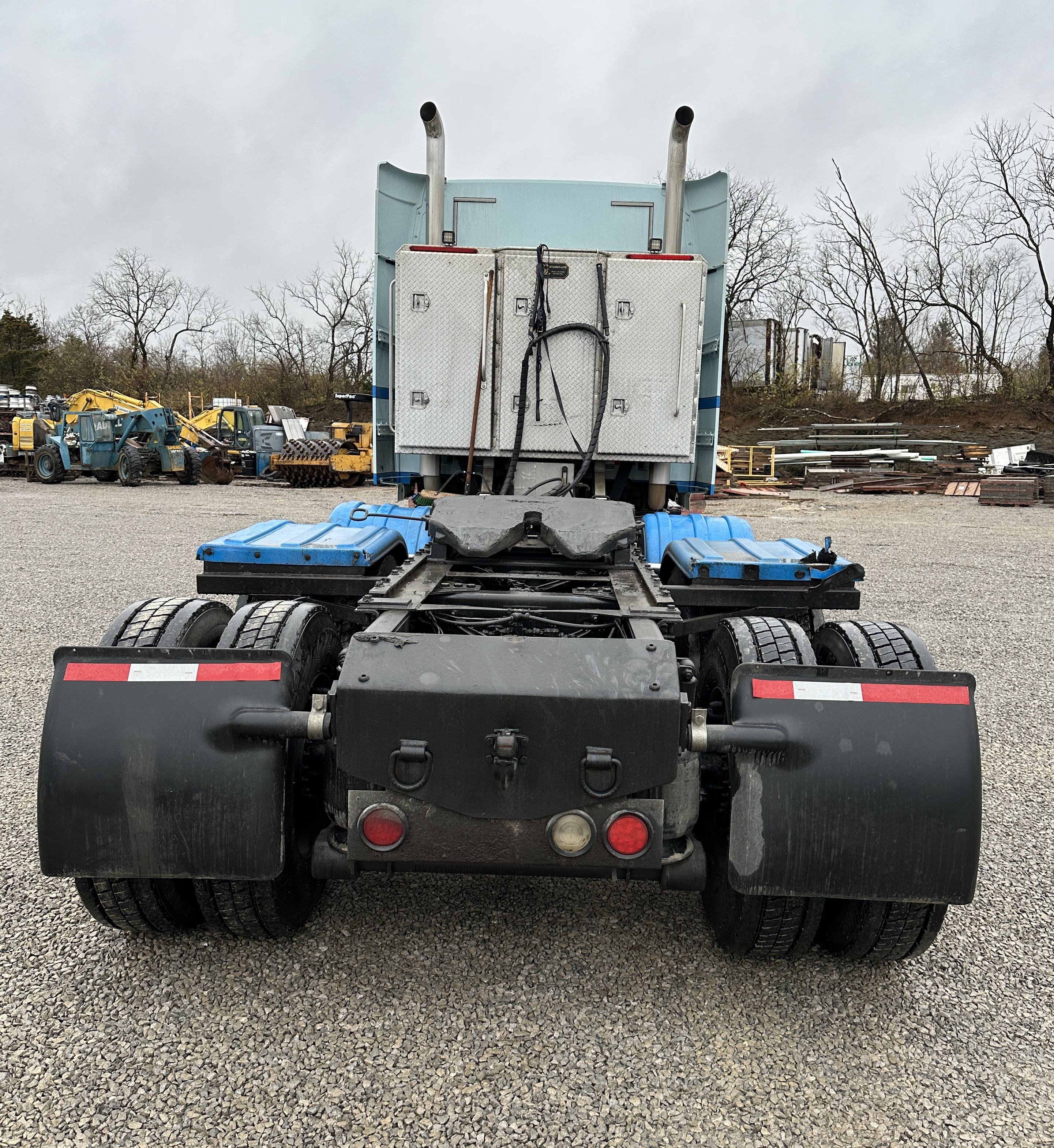 2017 VOLVO VNX84T630 - Image 4