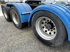 2017 VOLVO VNX84T630 - Image 21