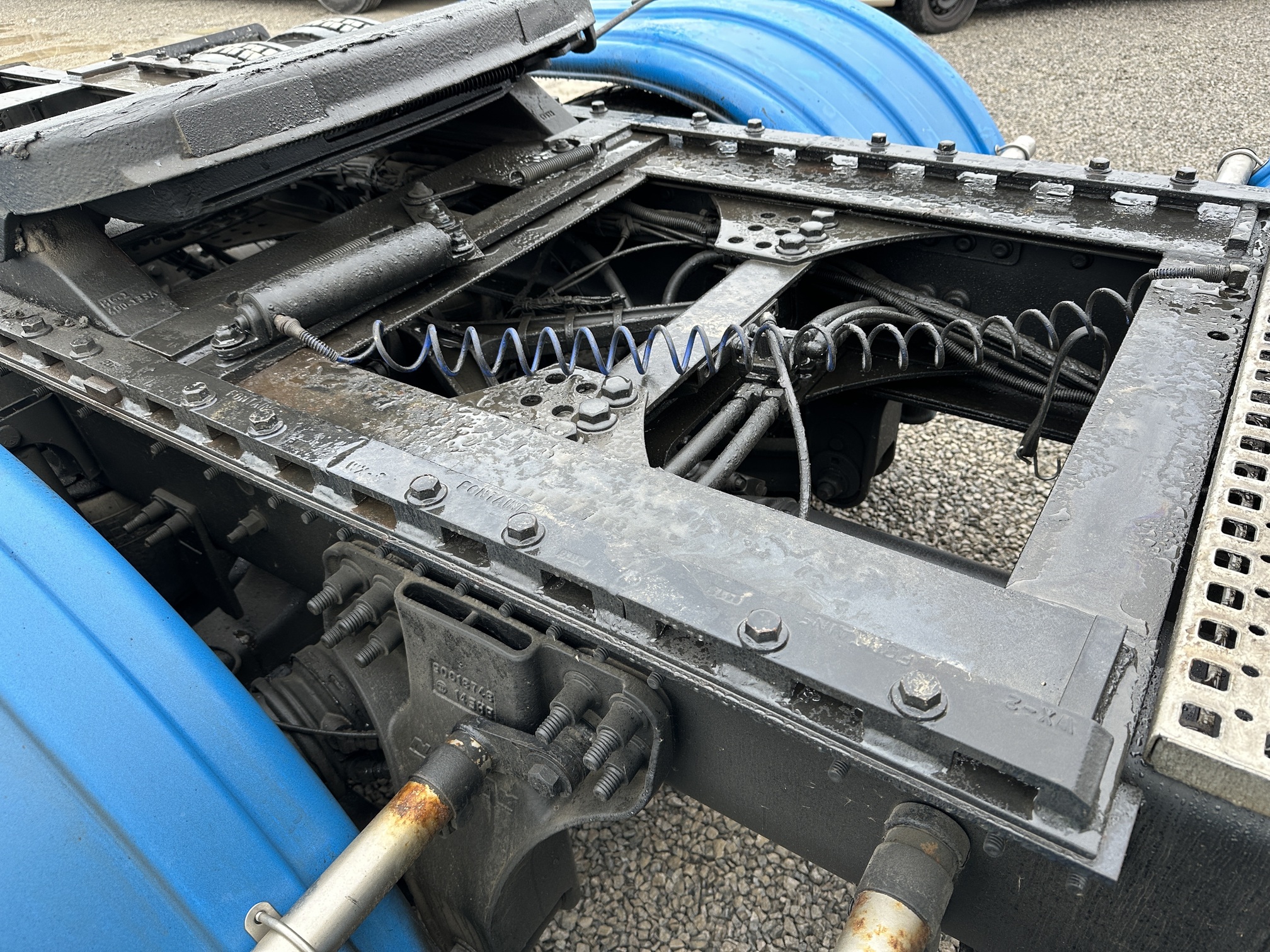 2017 VOLVO VNX84T630 - Image 28