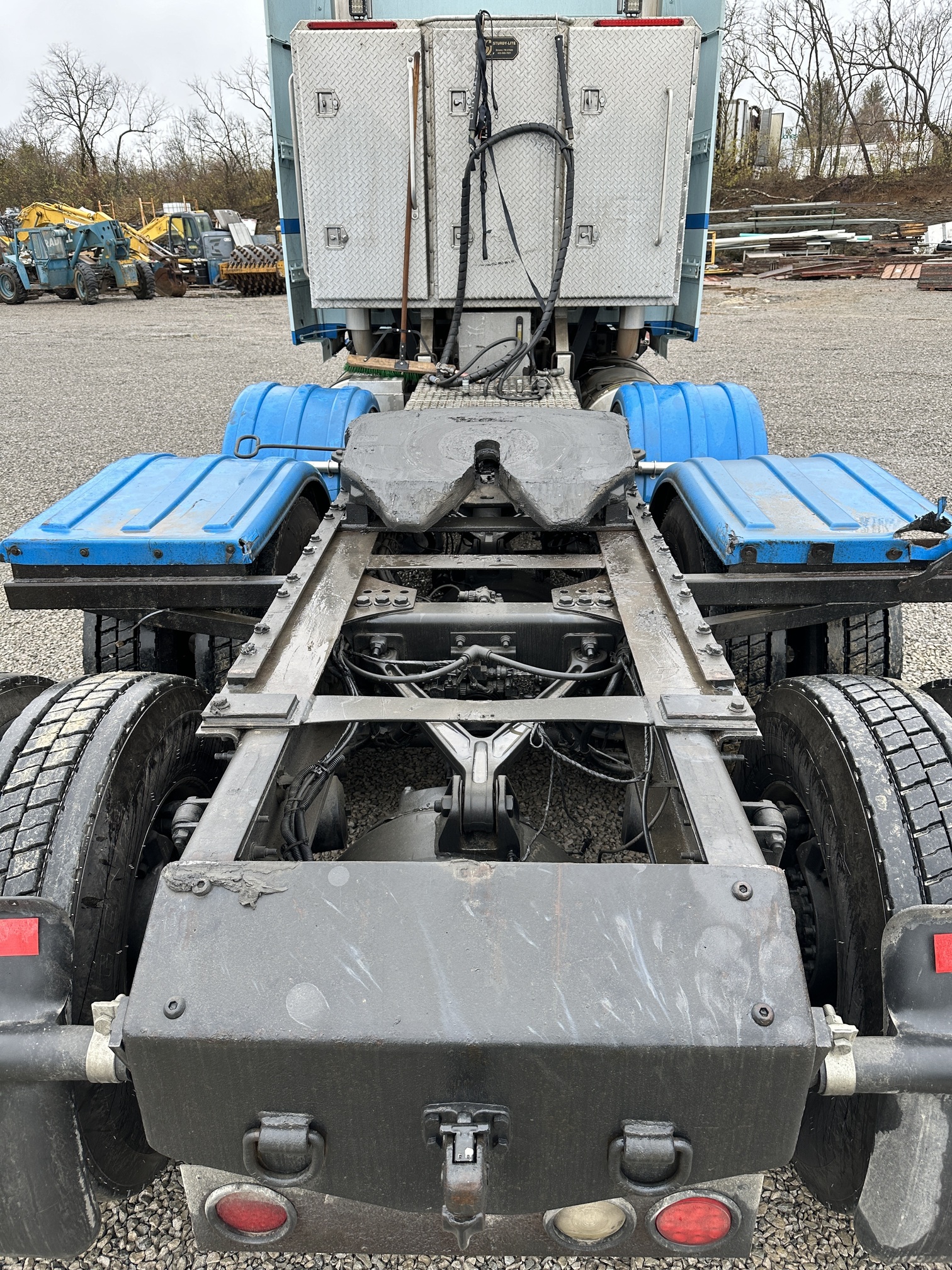 2017 VOLVO VNX84T630 - Image 29