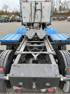 2017 VOLVO VNX84T630 - Image 29