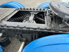 2017 VOLVO VNX84T630 - Image 30