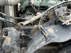 2017 VOLVO VNX84T630 - Image 32