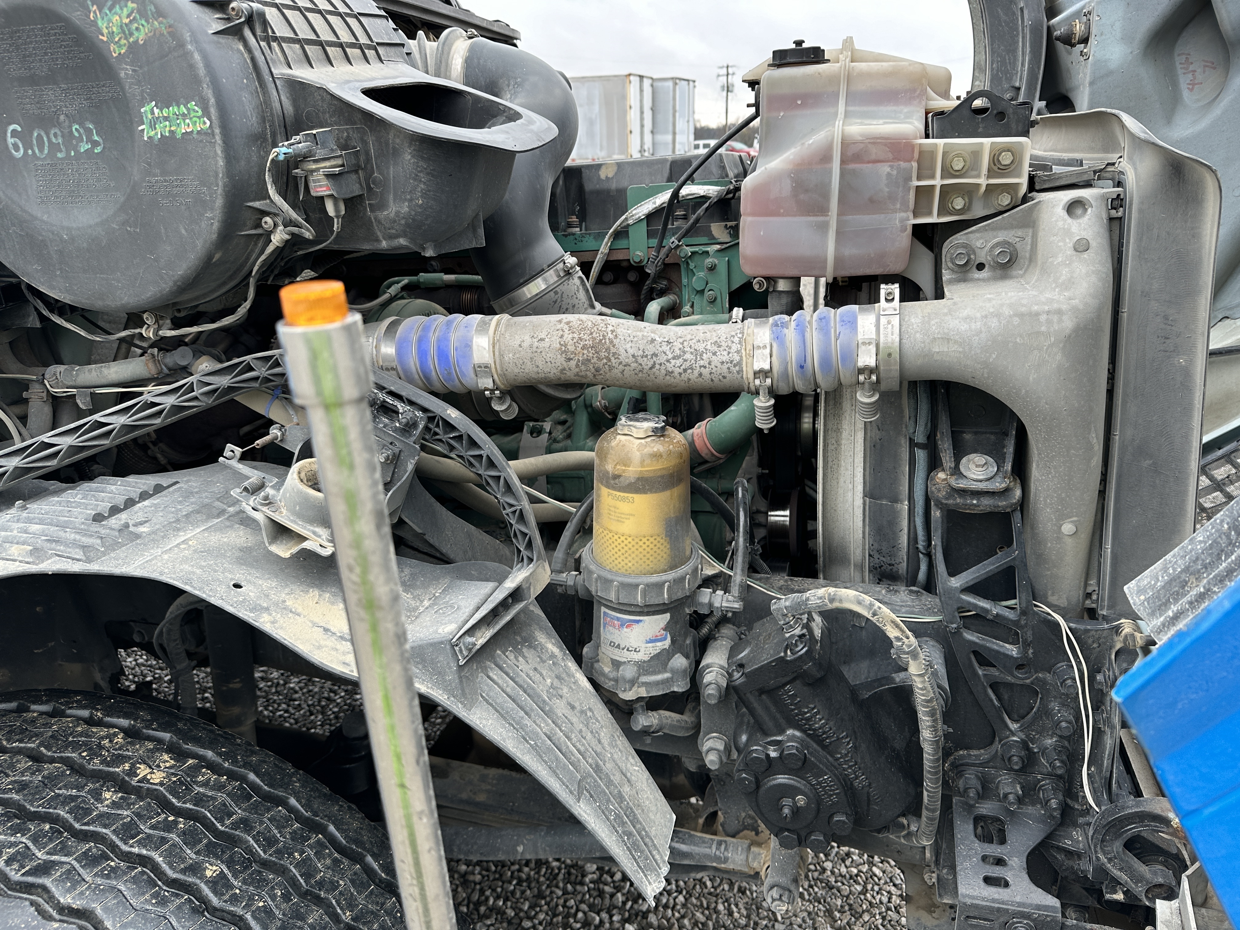 2017 VOLVO VNX84T630 - Image 36