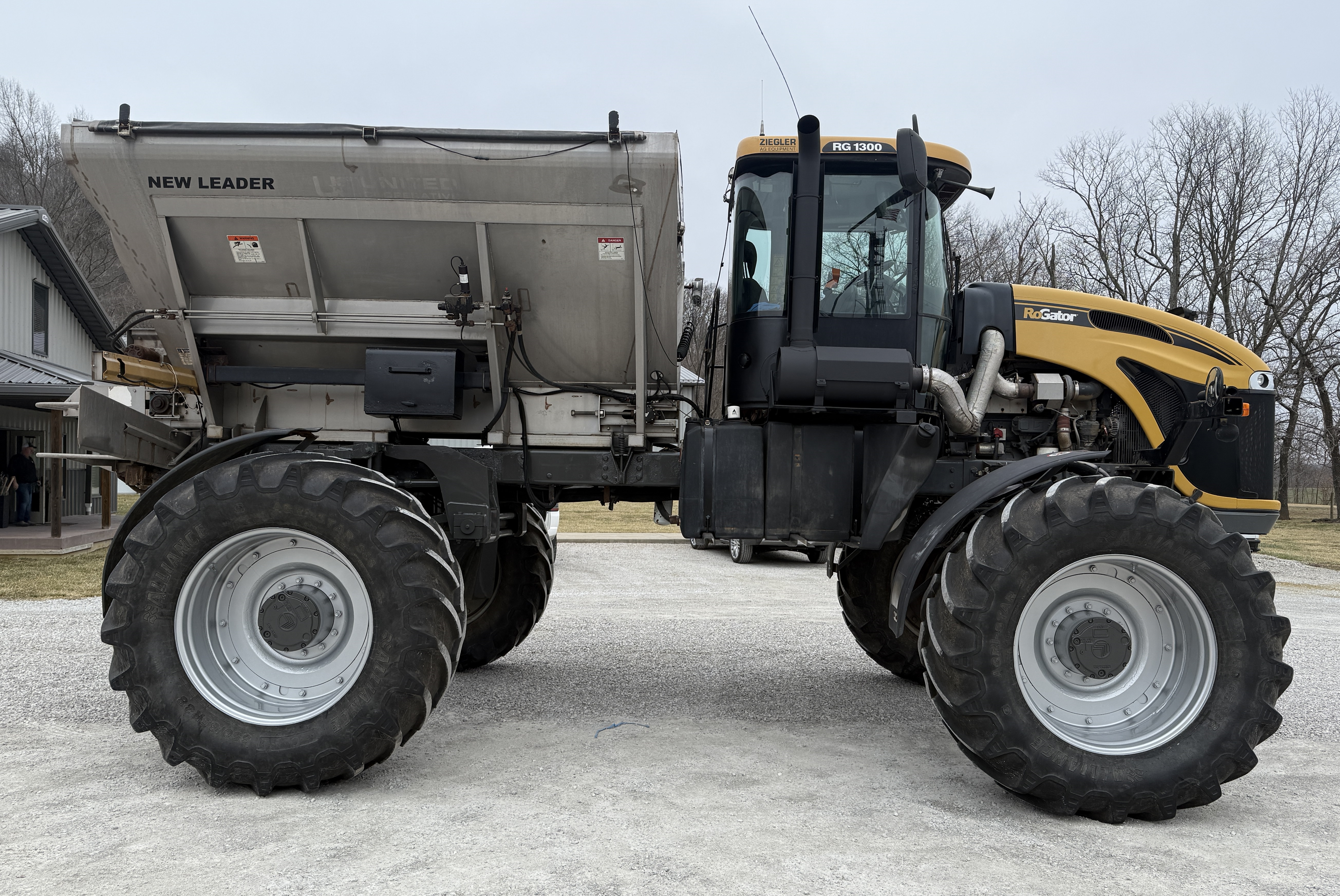 2012 ROGATOR RG1300 - view 6 of 36