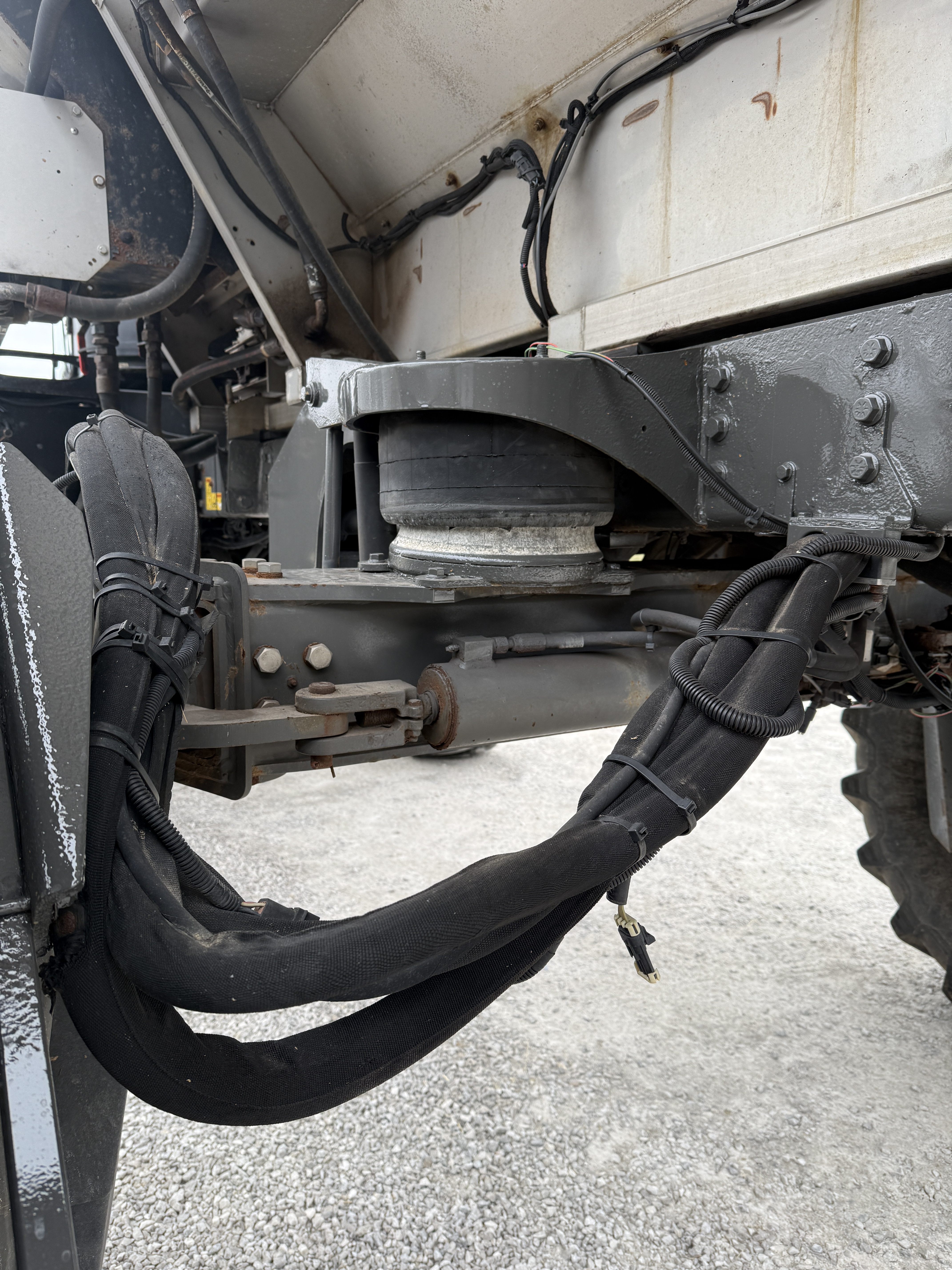 2012 ROGATOR RG1300 - Image 34