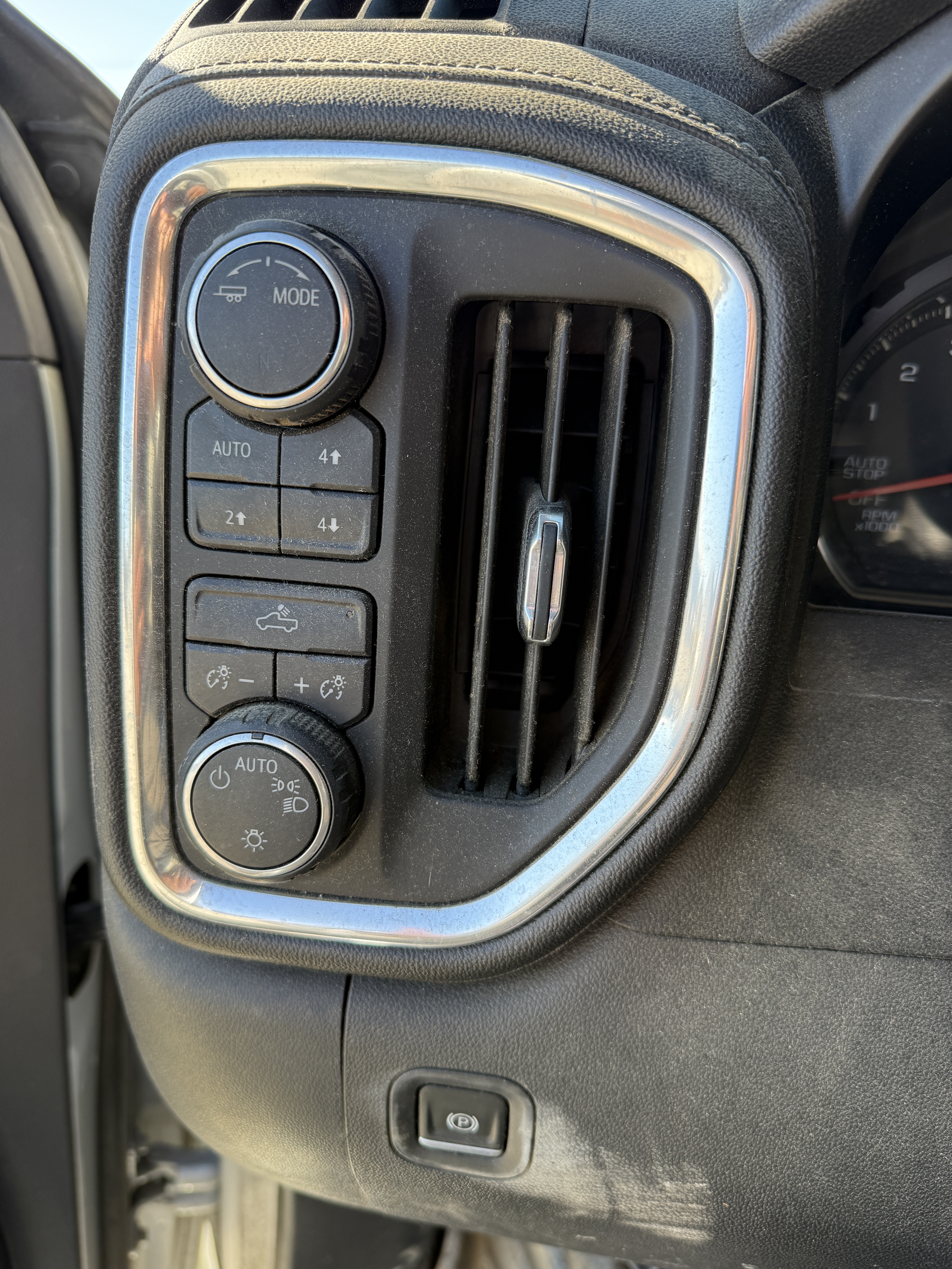 2020 CHEVROLET Silverado 1500 Z71 - Image 21