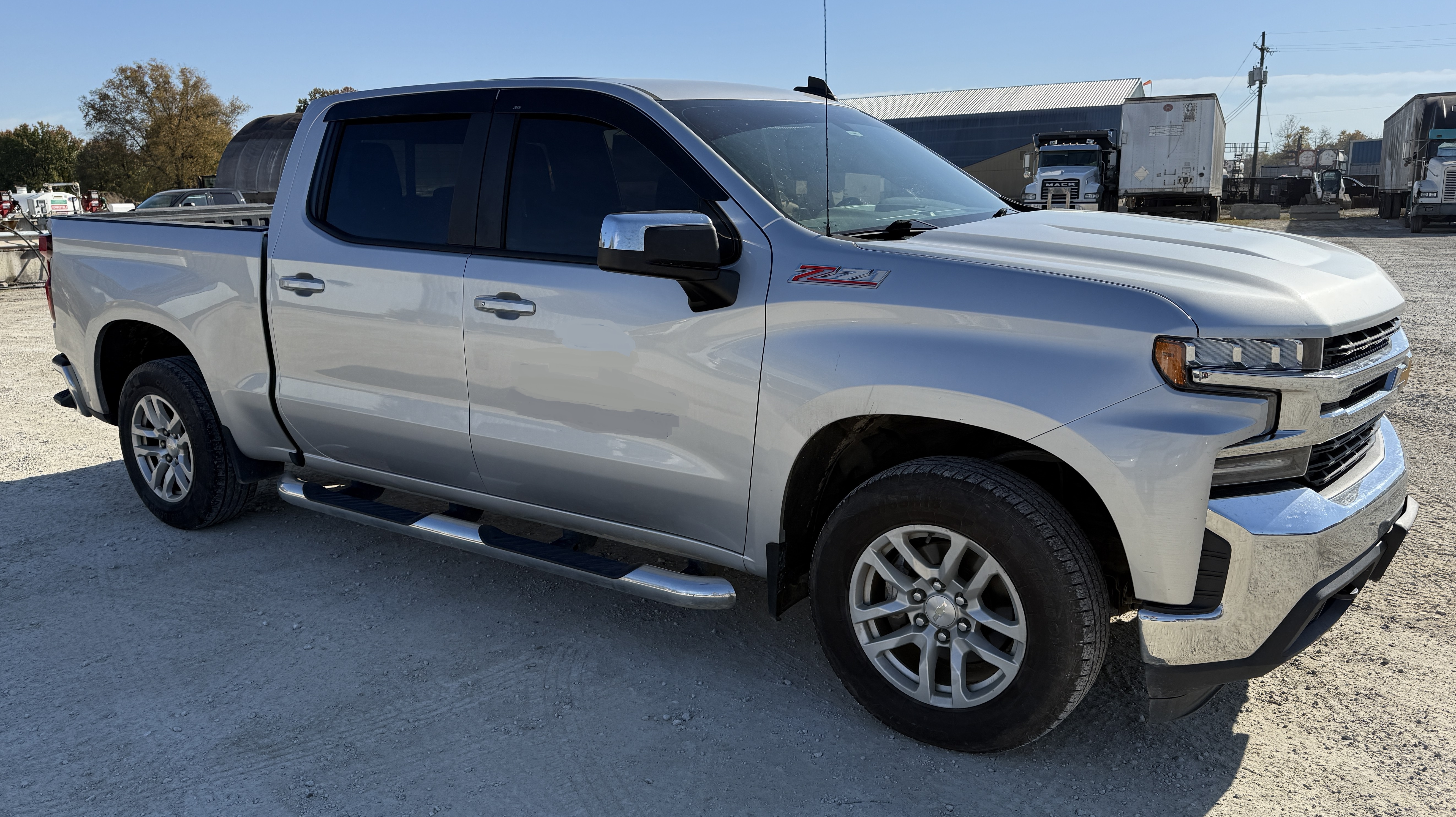 2020 CHEVROLET Silverado 1500 Z71 - view 9 of 29