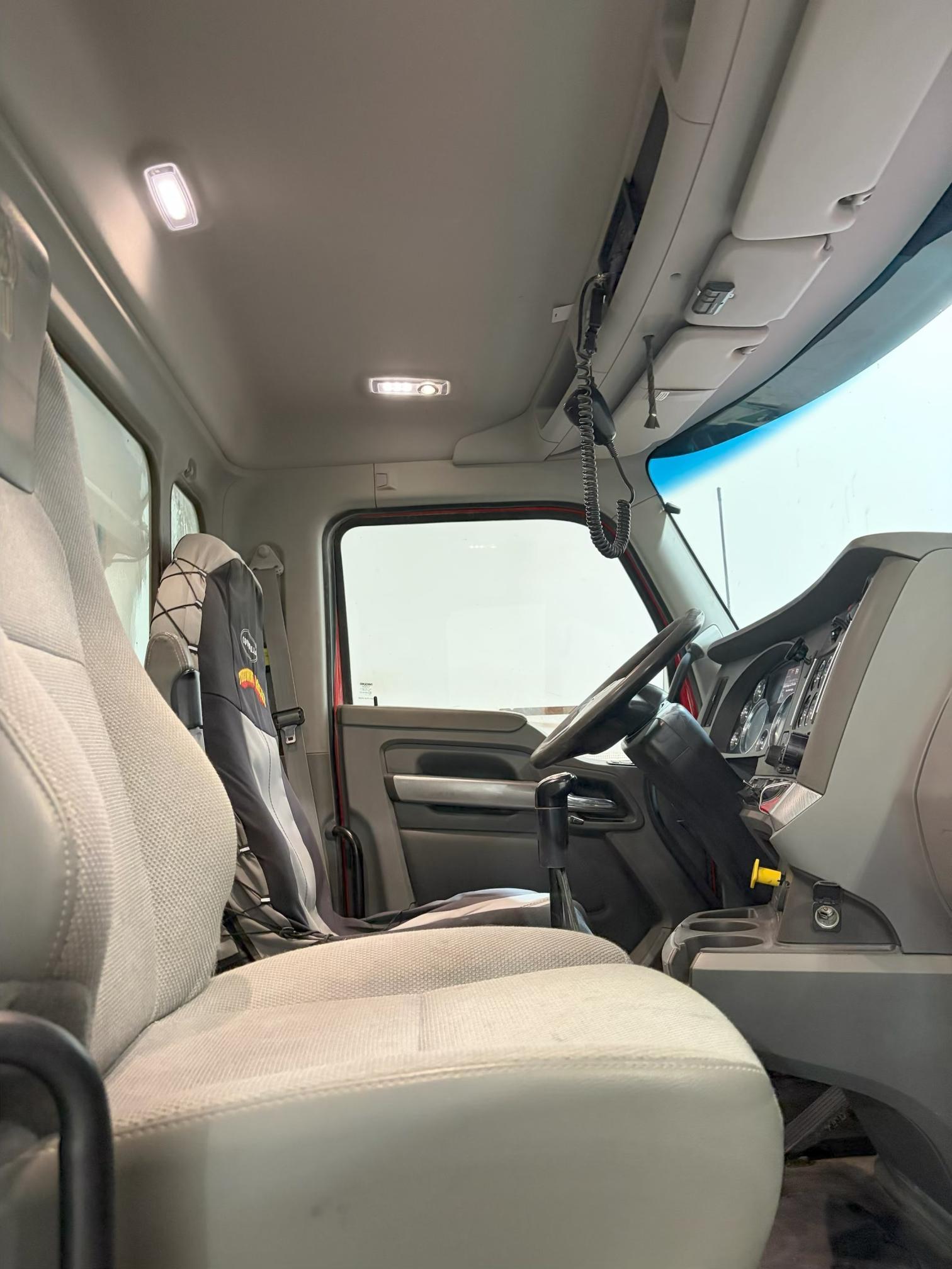 2018 KENWORTH T880 - Image 10