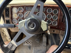 2005 MACK CV713 - Image 27