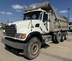 2005 MACK CV713 - Image 2